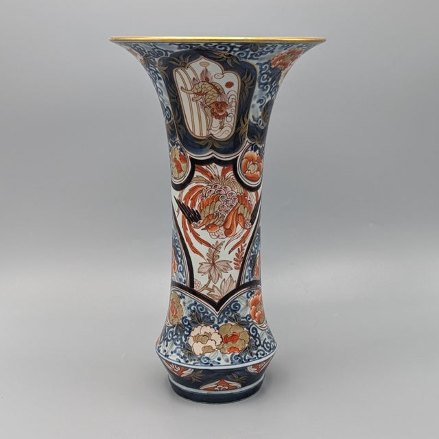 Pair of Japanese Edo Period Ko-Imari Trumpet Vases For Sale In Rochester - Image 6 of 11