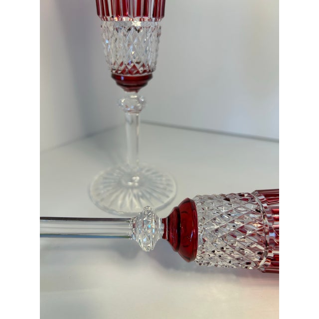 French 1990s Saint-Louis “Tommy” Ruby Cut-to-Clear Crystal Champagne Flutes - Set of 15 For Sale - Image 3 of 16