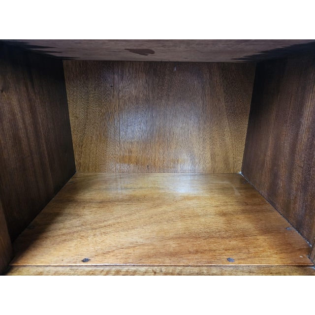 Art Deco Linear and Geometric Bedside Tables in Walnut Burl, 1940, Set of 2 For Sale - Image 17 of 18