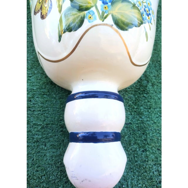 Chelsea House Inc Vintage Ceramic Navy Cream Floral Chelsea House Style Large Wall Pocket Sconce For Sale - Image 4 of 7