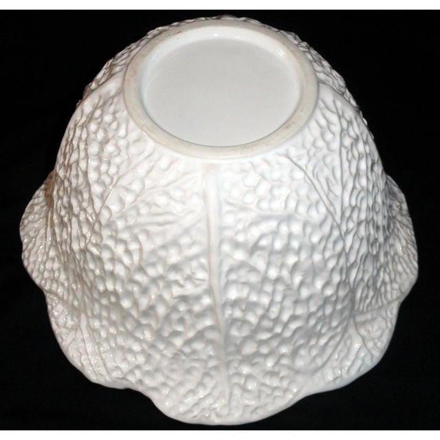 1990s Vintage MCM Jay Willfred for Andrea by Sadek Majolica White Cabbage Leaf Tureen For Sale - Image 5 of 6