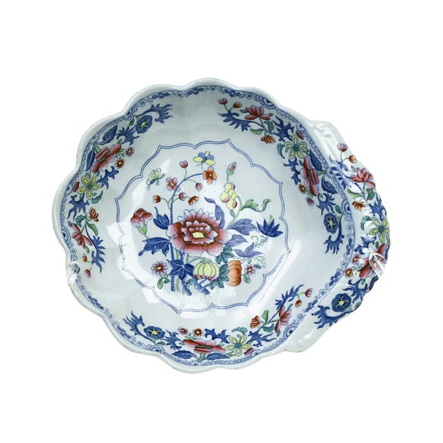Exquisite condition on this early Spode shell dish in the "Bang Up" pattern, Number 2886. This is an early 19th century...