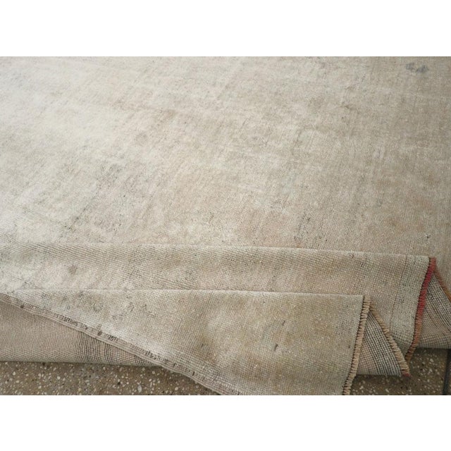 Galerie Shabab Collection Mid-20th Century Turkish Anatolian Gallery Carpet For Sale - Image 9 of 10