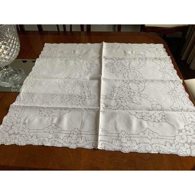 1940s Cut Work White Cotton Tablecloth For Sale In Chicago - Image 6 of 8