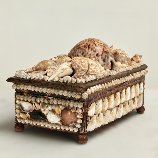 Antique British Colonial Seashell Encrusted Jewelry Box For Sale In West Palm - Image 6 of 10