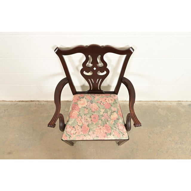 Late 20th Century Ethan Allen Georgian Carved Mahogany Armchair For Sale - Image 5 of 14