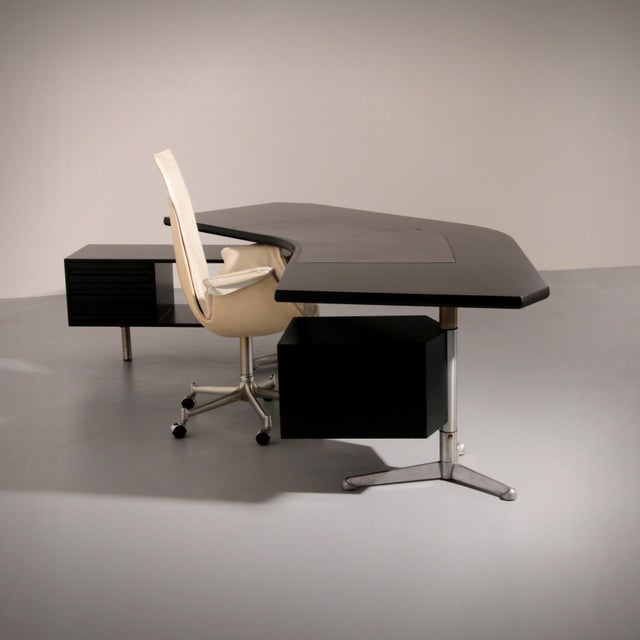 Black T96 Executive Corner Desk in Black Lacquered Wood by Osvaldo Borsani for Tecno, 1950s For Sale - Image 8 of 18