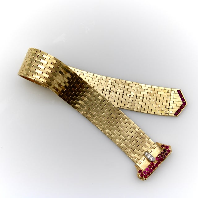 1940s Retro 14k Gold Ruby and Diamond Buckle Bracelet With Brick Link For Sale - Image 9 of 13