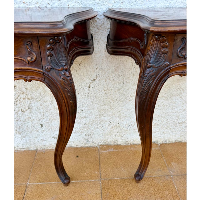 1930s Pair of French Louis XV Style Walnut Wall-Mounted Bedside Tables For Sale - Image 16 of 18