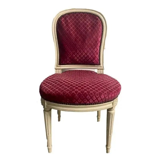 French 1960s Set of 8 Louis XVI Style Painted Red Upholstered Dining Chairs For Sale - Image 3 of 6