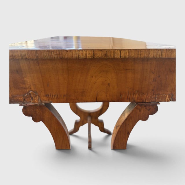 19th Century Walnut Side Table / Ladies Desk For Sale In Los Angeles - Image 6 of 7