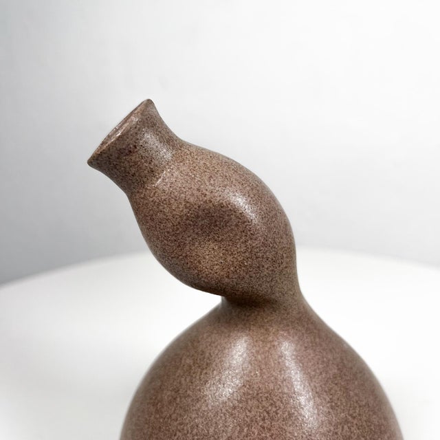 Anderson 1970s Art Pottery Anderson Abstract Vase Smooth Sensual Duck Shape For Sale - Image 4 of 11