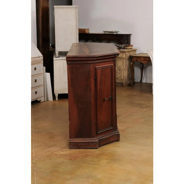 Brown 17th Century Italian Walnut Dresser with Four Drawers and Canted Lateral Doors For Sale - Image 8 of 13
