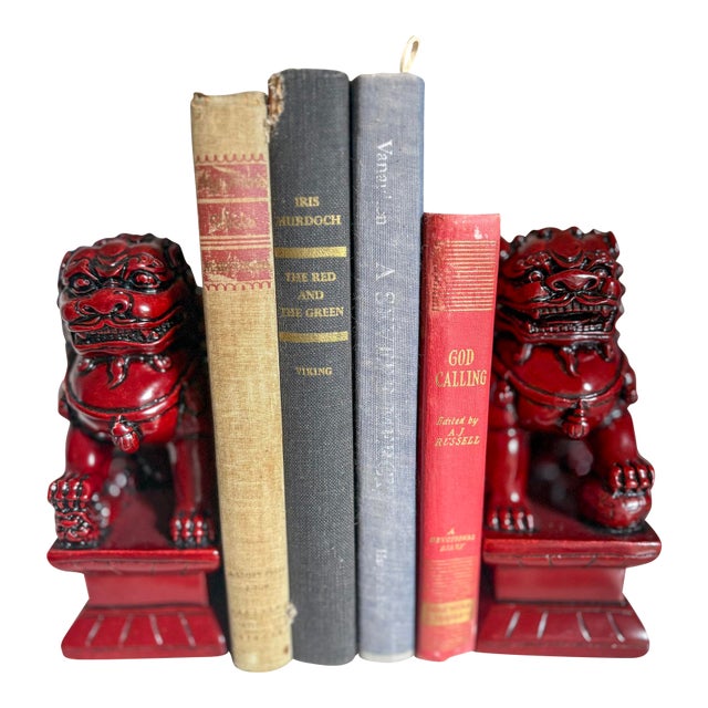 Guardian Resin Foo Dog Pair | Red Chinoiserie Bookends | Asian Home Decor For Sale