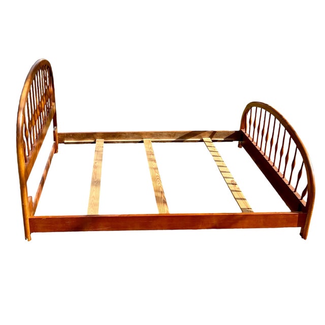 Beautiful Queen or Full Size Solitaire Spindle Cherry Solid Wood Bed by Thomasville Spindle shaker inspired bed frame...
