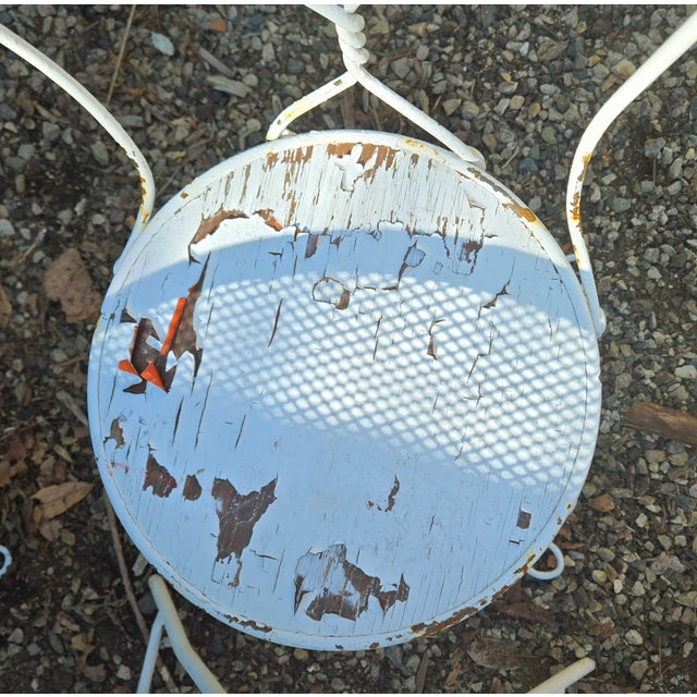 Vintage Wrought Iron Outdoor Patio Dining Set Here is an adorable 5 piece bistro style set featuring 4 Vintage Twisted...