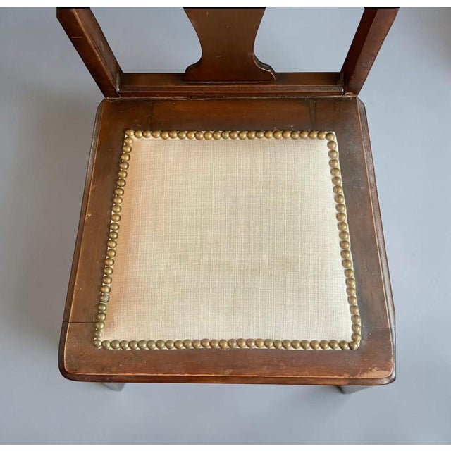 Wood 1960s Vintage Queen Anne Mahogany Side Chair, Brass Studs Beige Fabric For Sale - Image 7 of 11