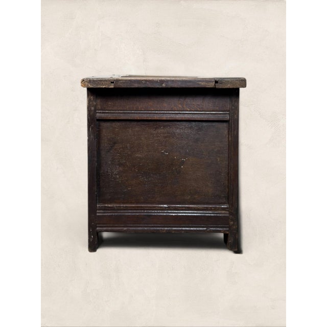 Mid 17th Century Antique English Oak Coffer/Trunk For Sale In Tampa - Image 6 of 7