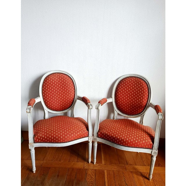 Louis XVI Medallion Cabriolet Armchairs, 1890s, Set of 2 For Sale - Image 15 of 16