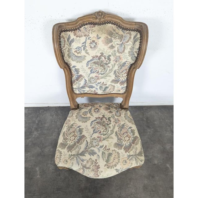 Louis XV Style Longue Chair in Wood with Floral Fabric For Sale - Image 3 of 6