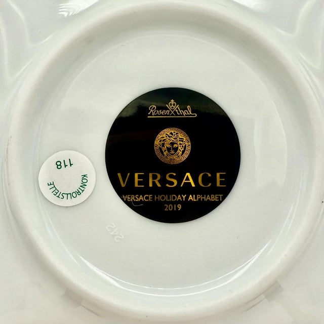 Versace Rosenthal Letter "U" Trinket Dish Holiday Alphabet 2019 in Blue & Gold For Sale In New York - Image 6 of 8