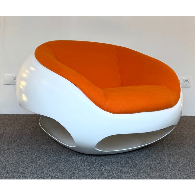 Rare pair of set of 2 resin fiberglass mid-century modern space age futurist "POD" lounge chairs armchairs by Mario Sabot....