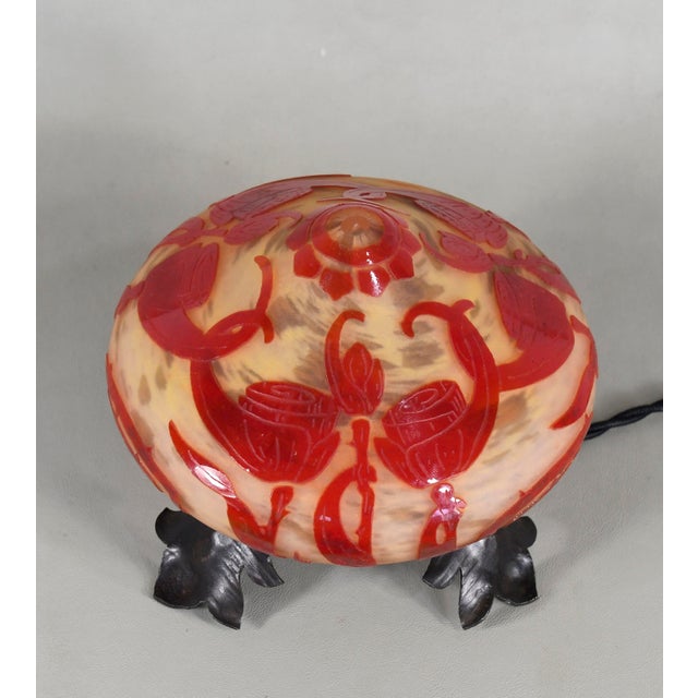 CHARLES SCHNEIDER - le verre Français A rare 1923-1930 French art deco night lamp in wrought iron with a nice Schneider...