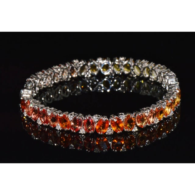 Early 21st Century Certified Natural 26.80cts vs F Diamond Sunset Gradient Sapphire 18k Solid Gold Tennis Stacking Bracelet For Sale - Image 5 of 15