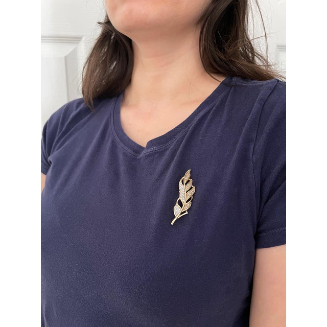 0.6 Carat Leaf Shaped Diamond 14 Karat Gold Pin or Brooch Affordable, Estate For Sale - Image 14 of 18