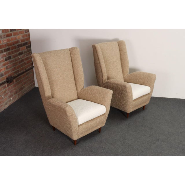Gio Ponti Pair of Italian Modernist High Back Lounge Chairs in Two-Tone Bouclé and Walnut For Sale - Image 4 of 18