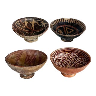 Pre-Columbian Nariño Decorated Footed Pottery Bowl Collection, Set of Four For Sale