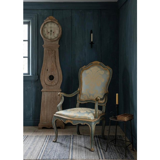 French 20th-C. French Louis XV Style Hand Painted Bergere Chair Att. Hendrix Allardyce For Sale - Image 3 of 8