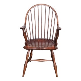 d.r. Dimes Bow Back Continuous Arm Windsor Chair Bench Made in New Hampshire For Sale