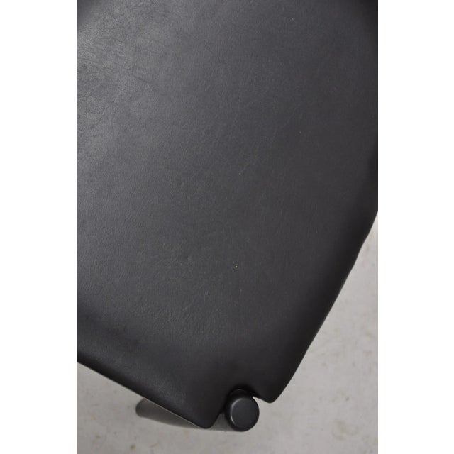 Wood Norco Mid Century Modern Sculpted Footstool Ottoman Tapered Leg Black Vinyl Seat For Sale - Image 7 of 11