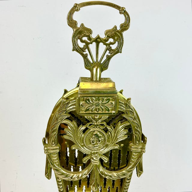 1950s Vintage English Edwardian Neoclassical Brass Peacock Fan Fireplace Screen. For Sale - Image 14 of 16