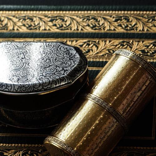Antique French Silver Gilt Cylindrical Etui Box with Turned Guilloche Engine, 1890s For Sale - Image 15 of 18