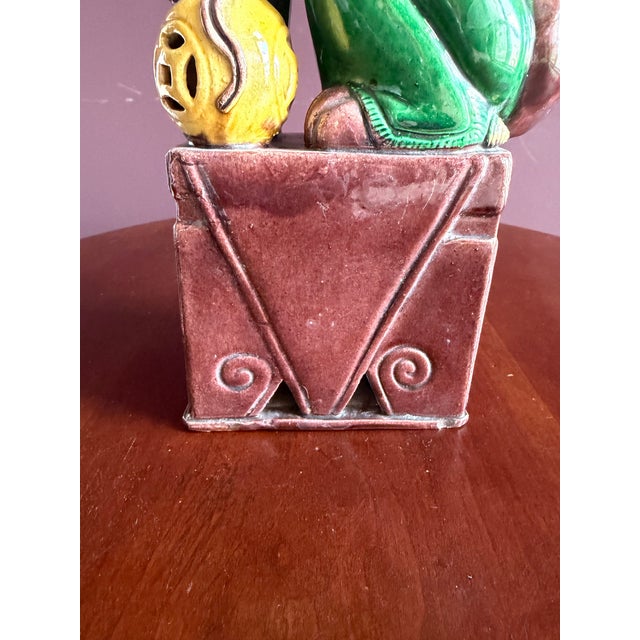 Beautiful Vintage Chinese Foo Dog. Male. Great piece.