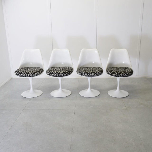 Eero Saarinen Tulip Chairs by Eero Saarinen for Knoll, 1970s, Set of 4 For Sale - Image 4 of 10