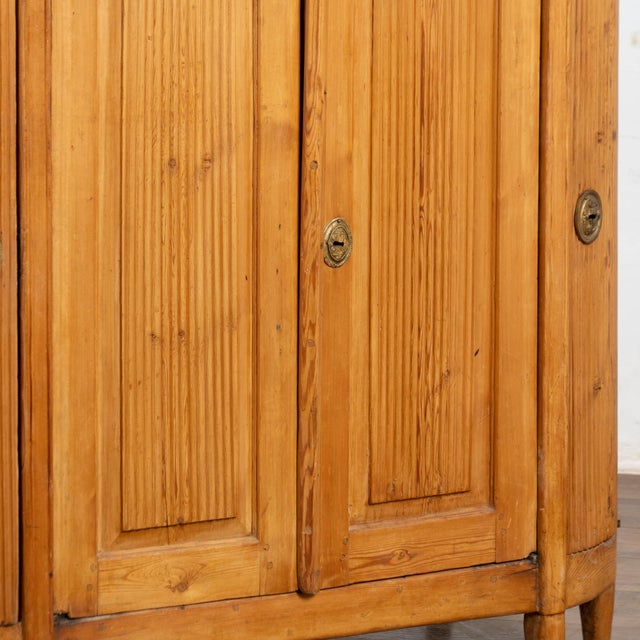 Early 19th Century Swedish Pine Sideboard Cabinet For Sale - Image 6 of 11