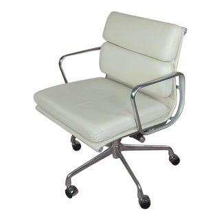 Vintage Mid Century Herman Miller "Soft Pad" Management Chair For Sale