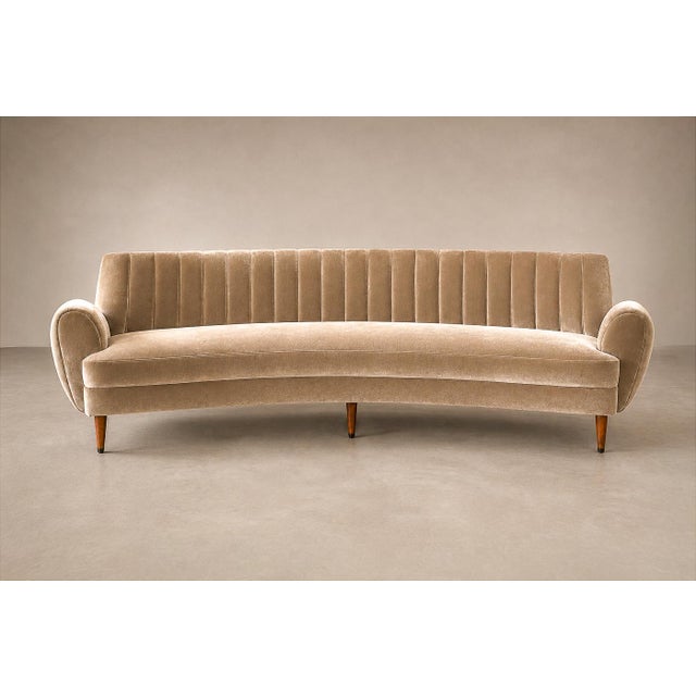 Mid-Century Modern Brazilian Modern Sculptural Curved Sofa in Mohair and Caviúna Wood, 1960s For Sale - Image 3 of 18