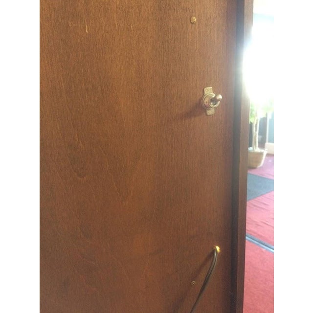 Wood 1990s Henkel Harris Cherry Corner Cabinet, Display Cabinet For Sale - Image 7 of 11