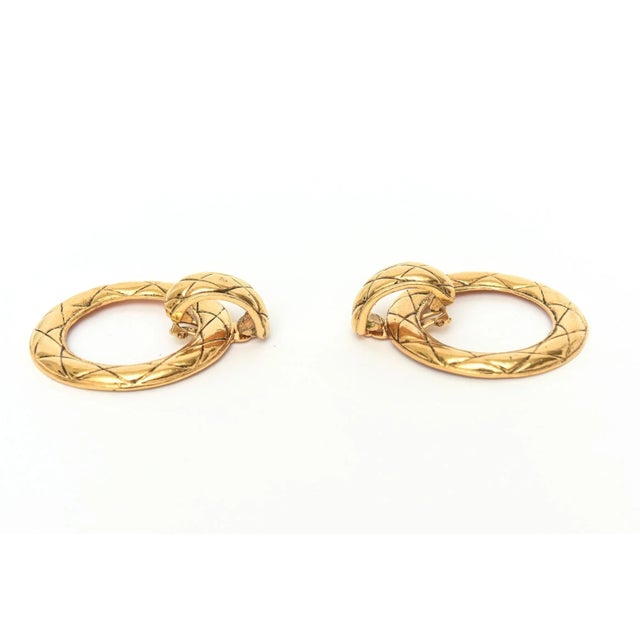 Gold Vintage Chanel Quilted Gold Plated Door Knocker Clip on Earrings, 1980's For Sale - Image 8 of 12