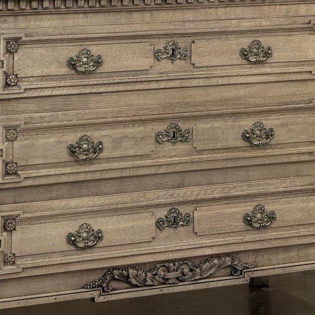 18th Century French Louis XVI Commode ~ Chest of Drawers in Stripped Oak For Sale In Dallas - Image 6 of 18