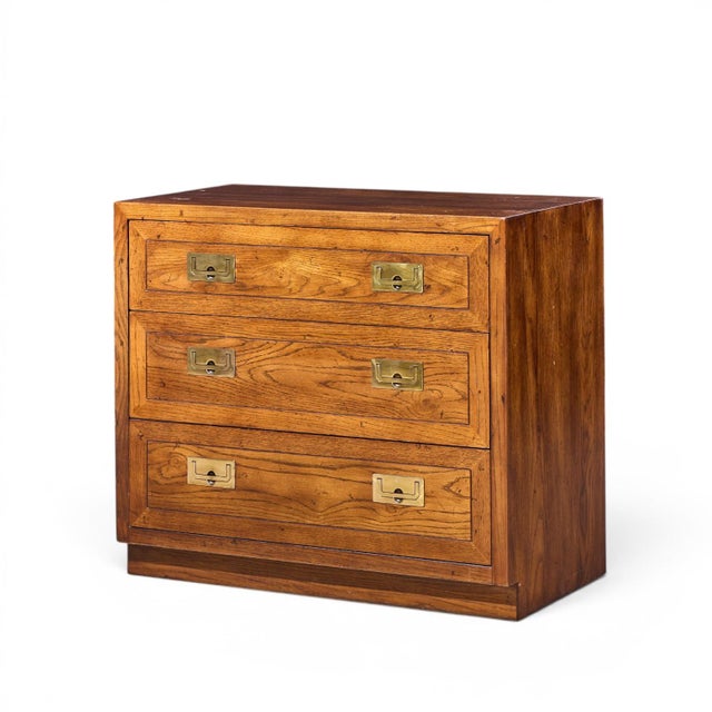 Brown Henredon Scene One Mid Century Oak and Brass Campaign Dresser Chests of Drawers - Pair For Sale - Image 8 of 12