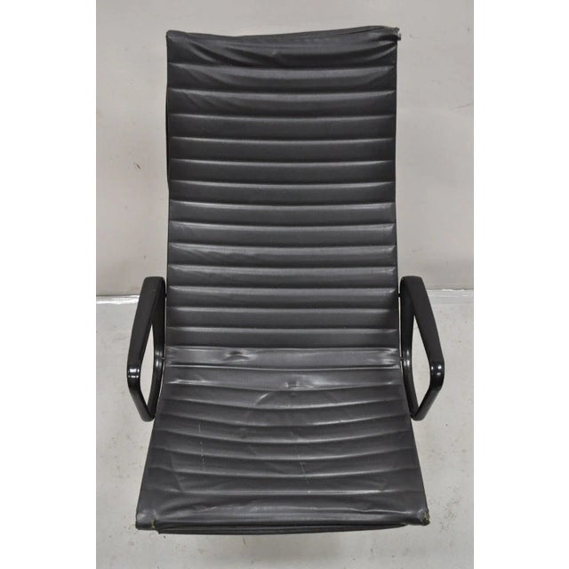 Modern Late 20th Century Vintage Herman Miller Charles and Ray Eames Design Swivel Aluminum Group Chair For Sale - Image 3 of 11