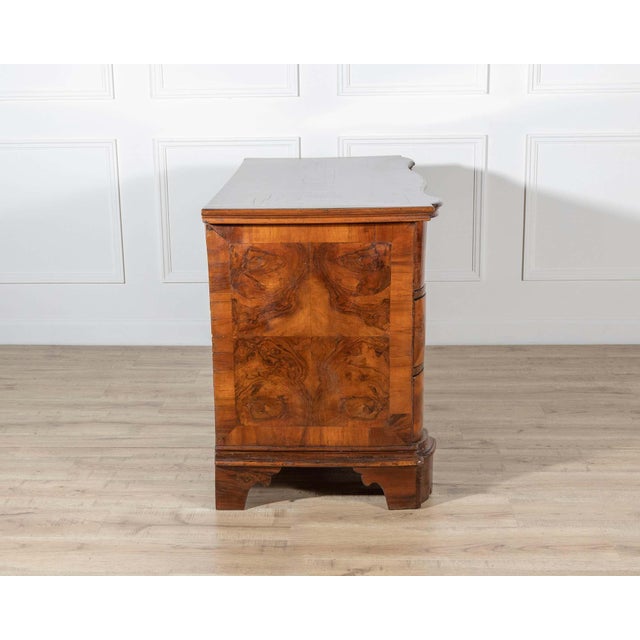 18th Century Walnut Chest Of Drawers From Verona For Sale - Image 9 of 11