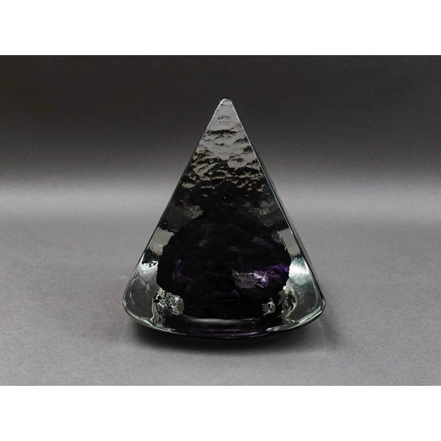 Andrew Shea 1993 Signed Amethyst Large Art Glass Pyramid Sculpture 7" For Sale - Image 4 of 10