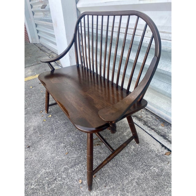 A beautiful Windsor spindle back bench in walnut bentwood armrests 1950s Hale dovetailing with Mortis & Tenon sumptuous...