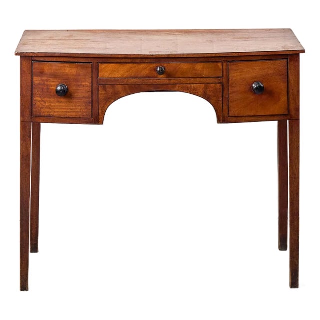 19th Century Three Drawer Mahogany Bowfront Dressing Table For Sale